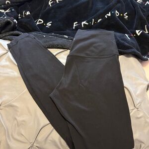 lululemon black leggings size 4